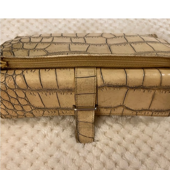 🩷Vintage Furla crocodile wallet💚🩷💚 - Picture 9 of 9